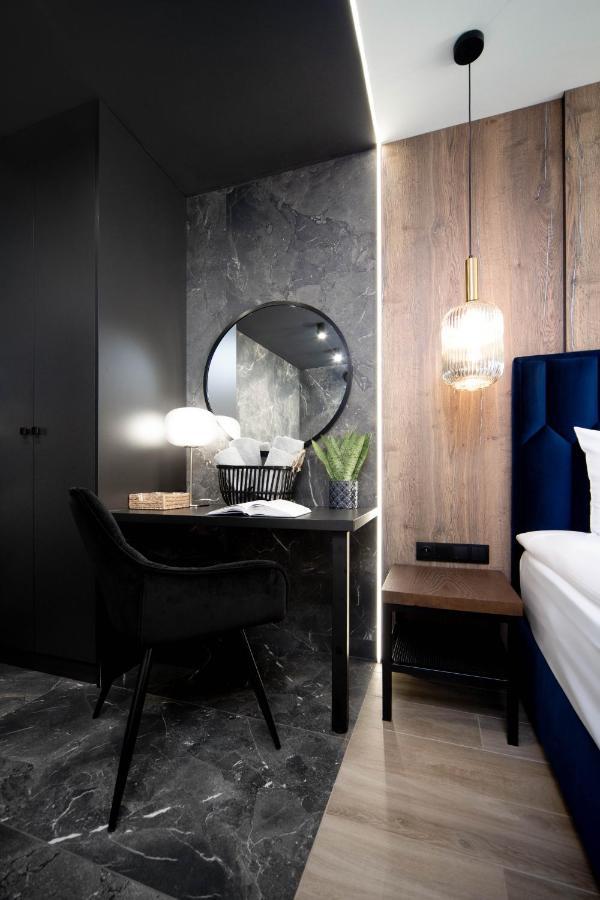 Jacuzzi Apartment Main Square クラクフ エクステリア 写真