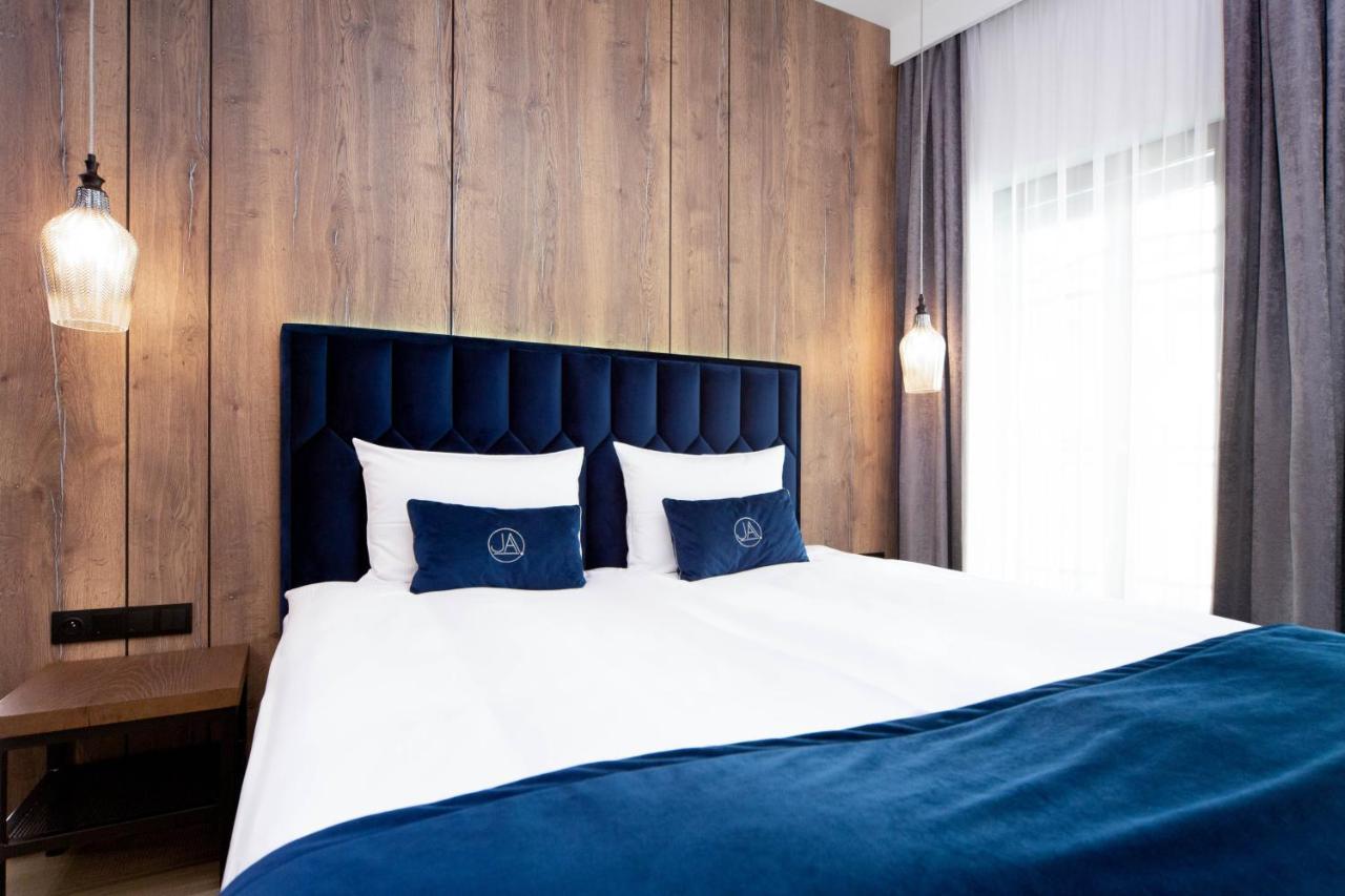 Jacuzzi Apartment Main Square クラクフ エクステリア 写真