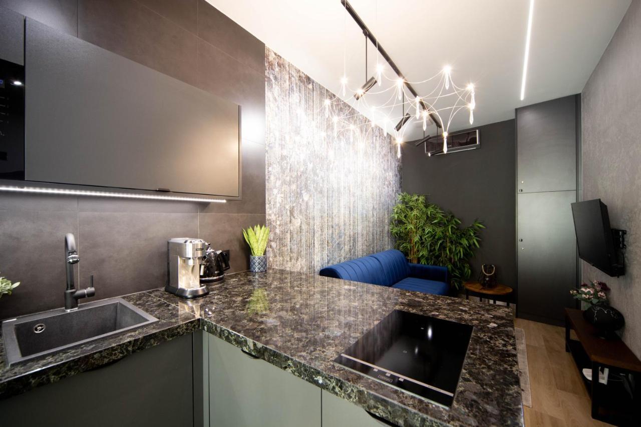 Jacuzzi Apartment Main Square クラクフ エクステリア 写真