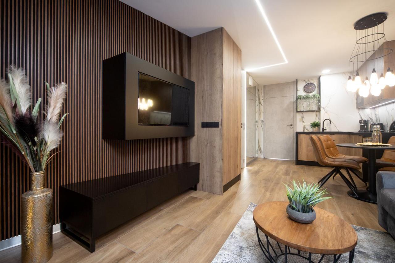 Jacuzzi Apartment Main Square クラクフ エクステリア 写真