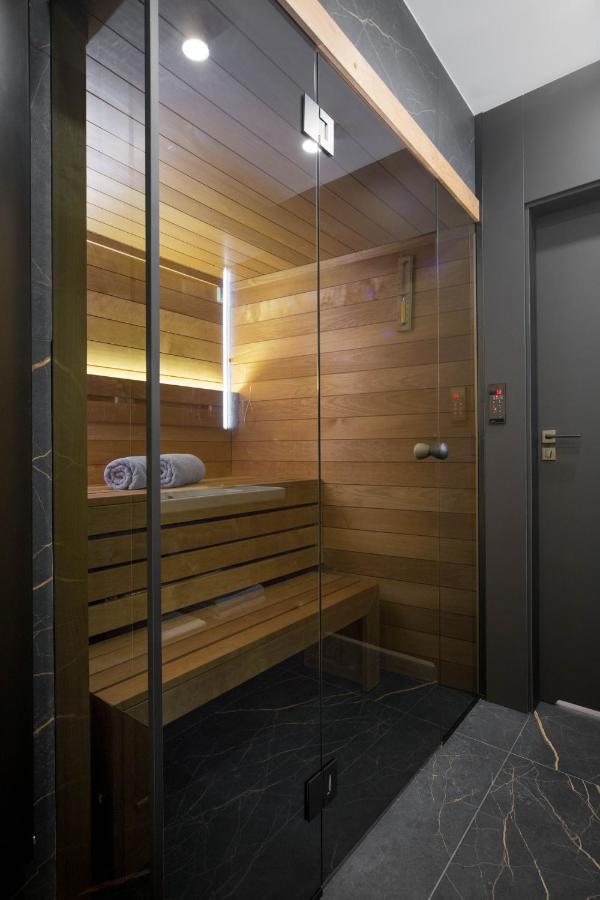 Jacuzzi Apartment Main Square クラクフ エクステリア 写真